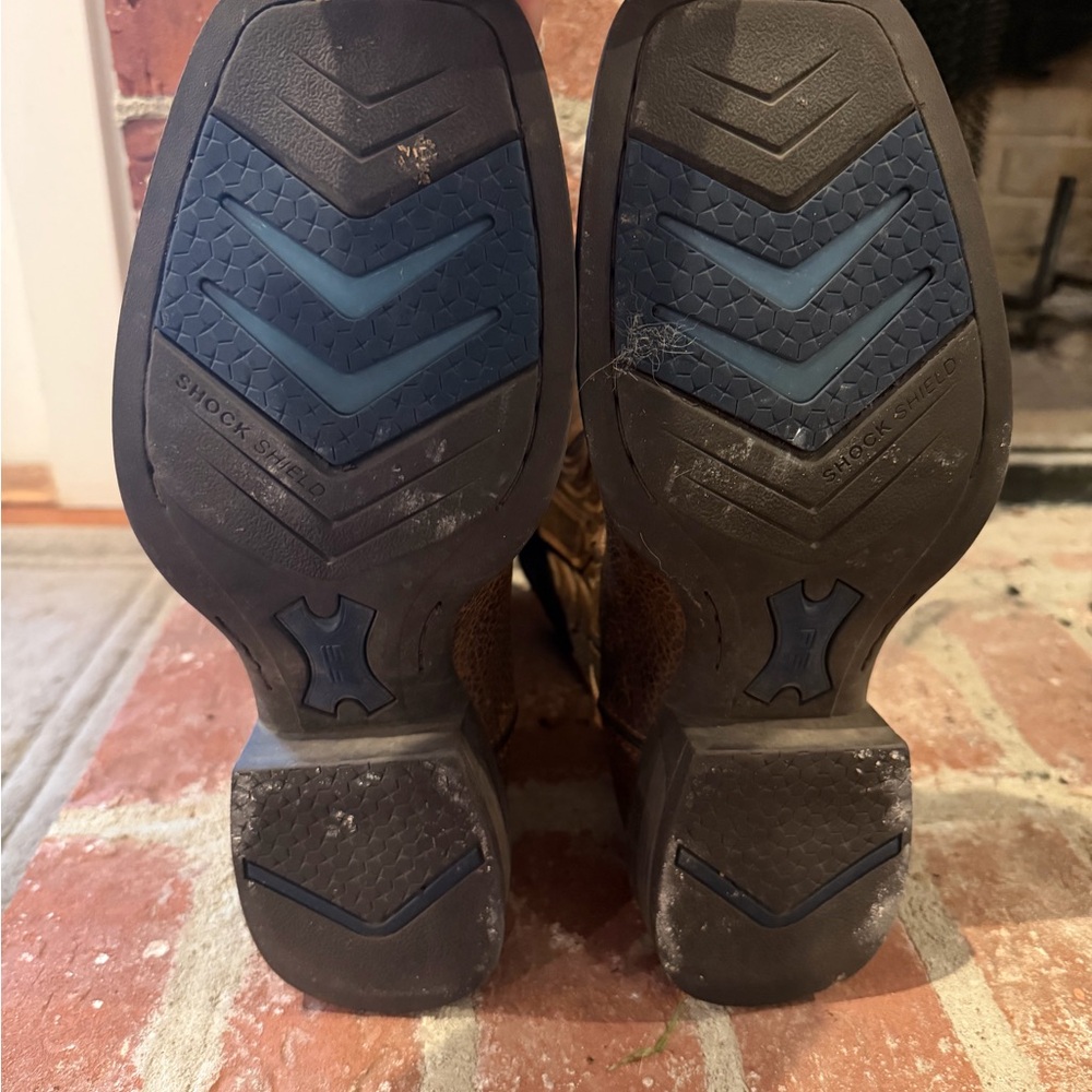 Ariat Cowpuncher VenTEK Cowboy Boots, size 8 - Picture 3 of 4